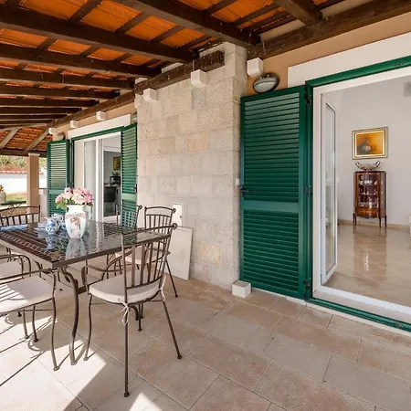 Dea Villa