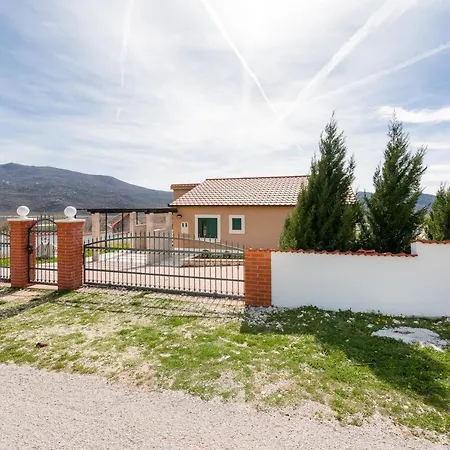 Dea Villa